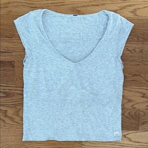 Vuori Gray Cove Rib V-Neck Tee
